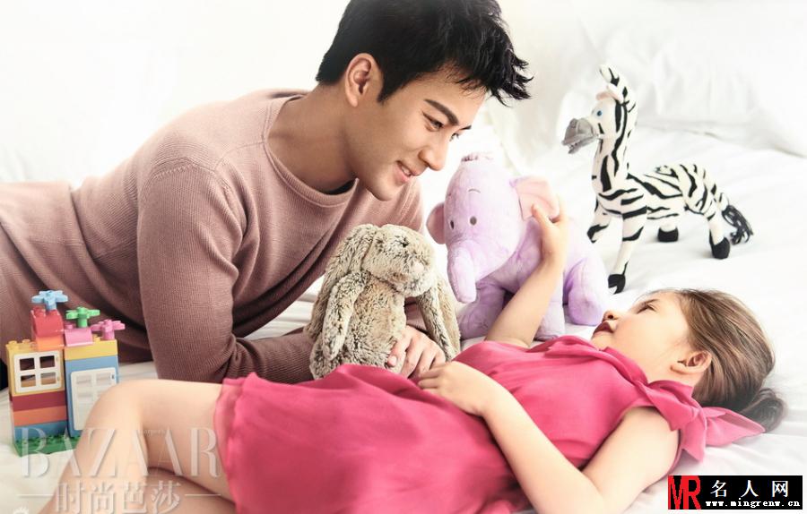 刘恺威携小女孩登封面 温柔对视满眼父爱(1)