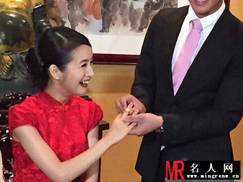林依晨身着旗袍喜气洋洋 订婚现场曝光惹关注(1)