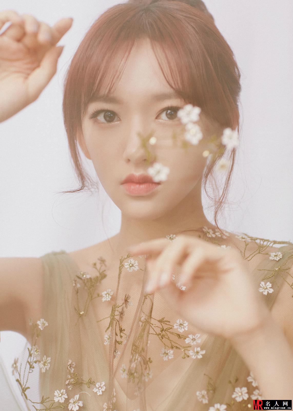 程潇出席风格大赏 尽显美少女清新灵动(1)