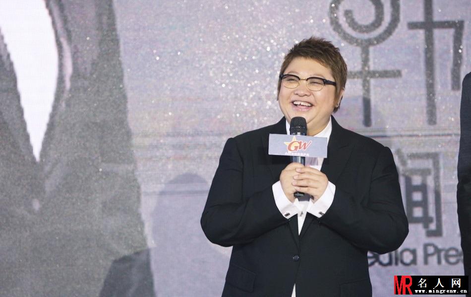 韩红揭巡演场次谈黄晓明婚礼:不会帮挡酒(1)