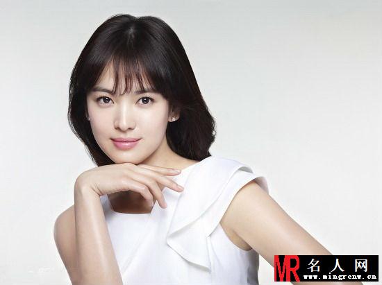宋慧乔拍纯美写真 笑容温婉香肩诱惑(1)