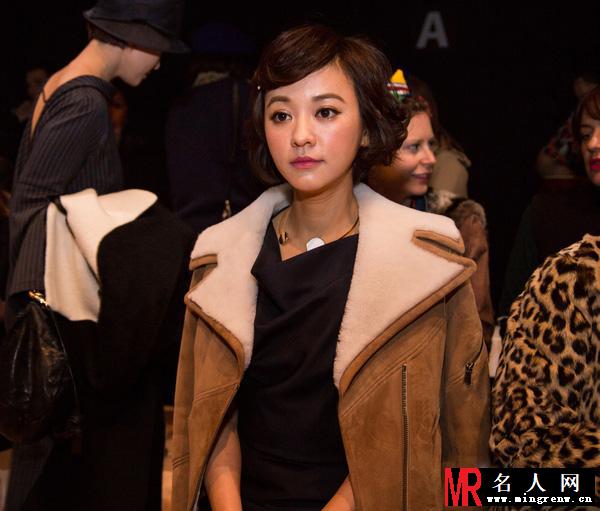 甜妞大变身 陈意涵2015秋冬巴黎时装周H&M Studio秀场穿透视装挑战性感(1)