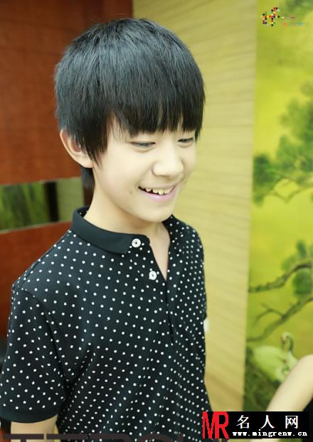 TFBOYS生活照曝光 幸福家庭照引人羡慕(1)