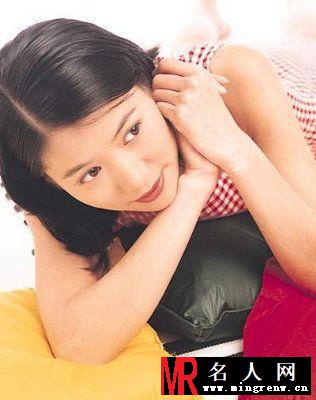 袁咏仪早期写真照 演绎清纯妩媚迷人风采(1)