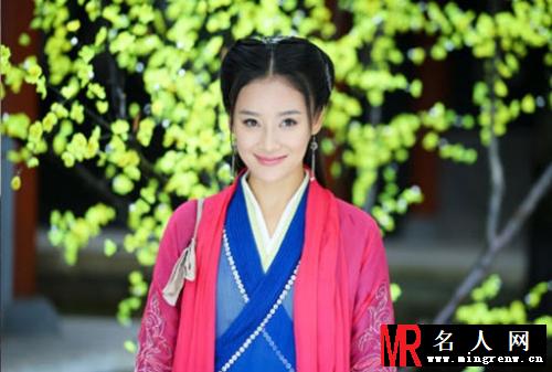 网传袁姗姗整容后变“六不像”说法(1)