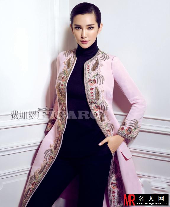李冰冰纯白写真 清爽妆容显粉嫩(1)