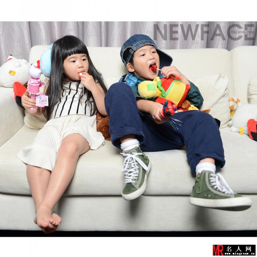 Grace姐姐和Joe哥哥童趣写真 萌态十足逗乐现场(1)