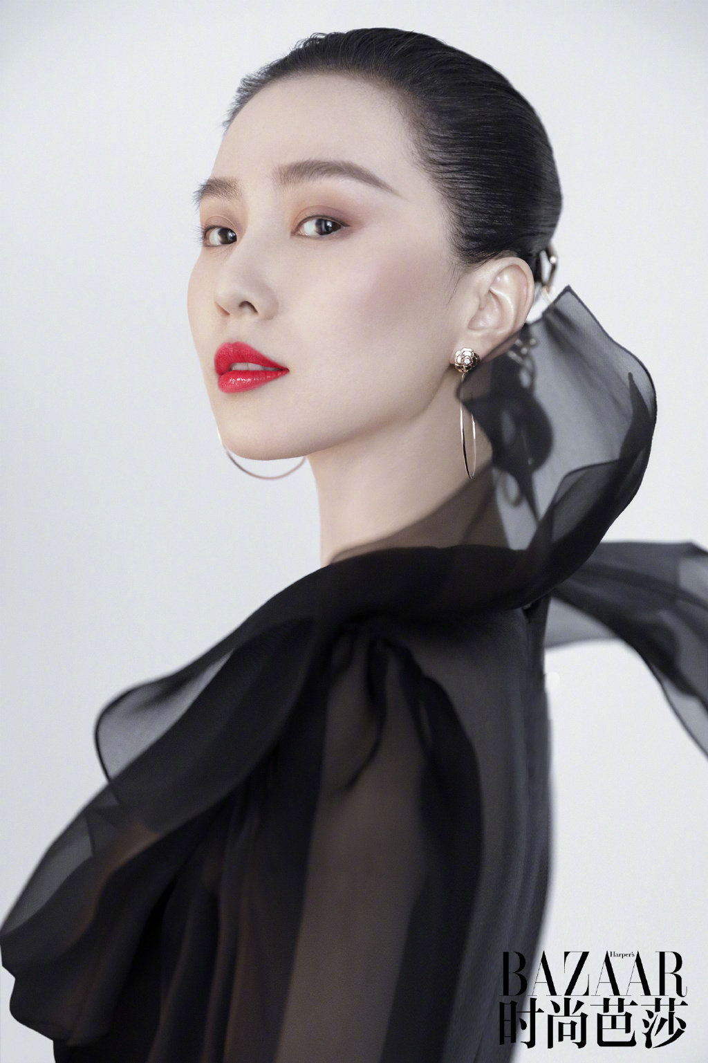 刘诗诗手绘封面 画笔勾勒出灵动艺术(1)
