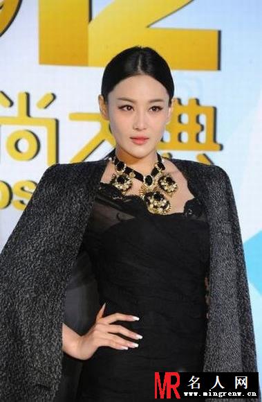 2012年时尚大典 张馨予露乳夺人眼球(1)