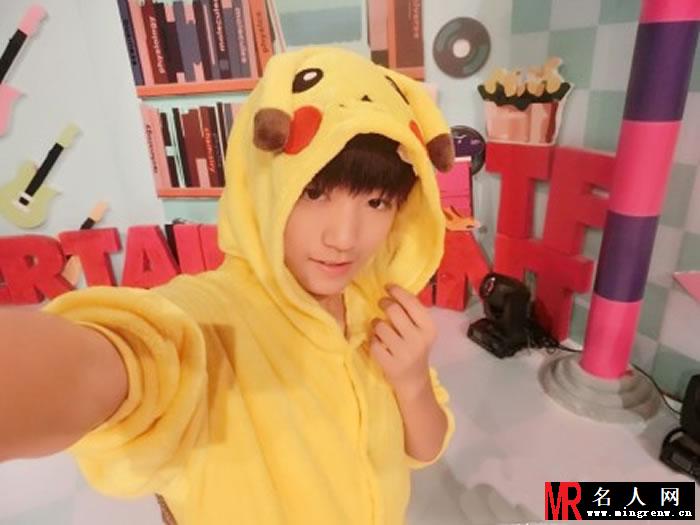 TFBOYS王俊凯2014年下半年帅气生活照集(1)
