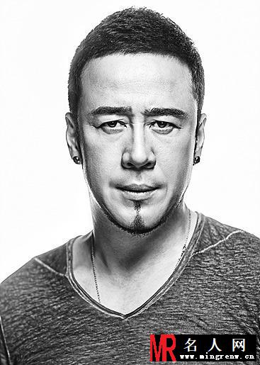 《真心英雄》录制现场大咖齐聚 众男星耀眼帅气(1)