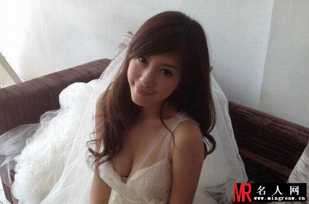 尖叫妹辜莞允晒床照 引宅男疯狂转发(1)