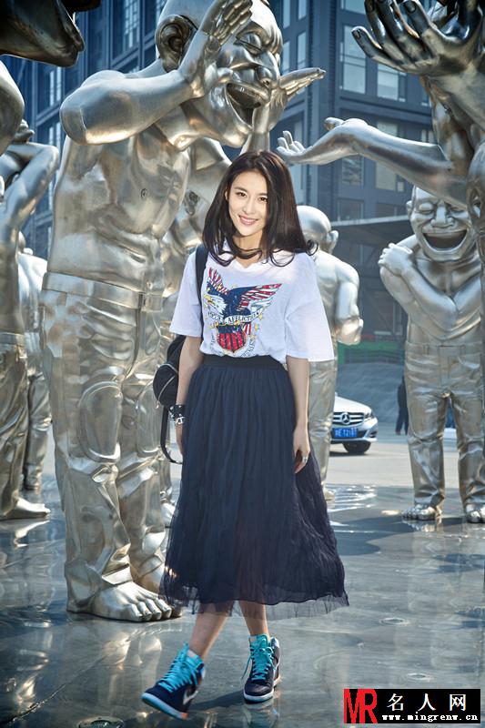 贾青夏日街拍大片 清纯笑容甜美迷人(1)