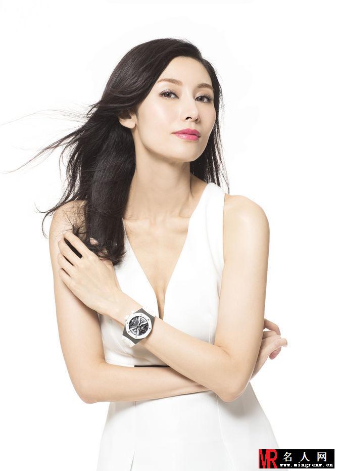 女神李嘉欣最新写真 玩转手表显优雅(1)