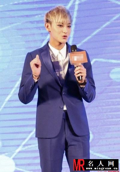 EXO黄子韬解约风波后后首现身 在京出席代言活动(1)