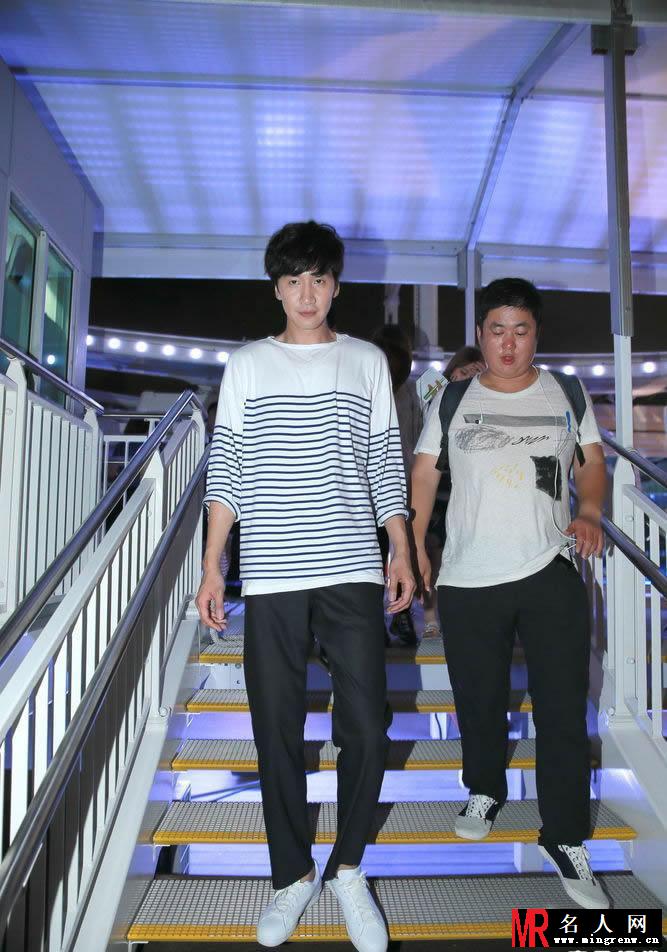 李光洙熊黛林感情升温疑似假戏真做 片场男方贴身相护(1)