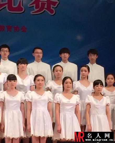 TFboys王源小小年纪参加声乐比赛 有模有样认真卖力(1)