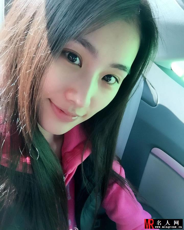 杨子新欢王婉中美艳生活照 黄圣依翻版成热议(1)