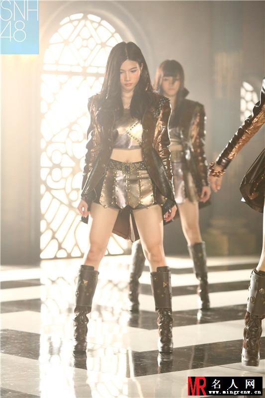 SNH48最新MV呜吒曝光 劲歌热舞秀美腿(1)