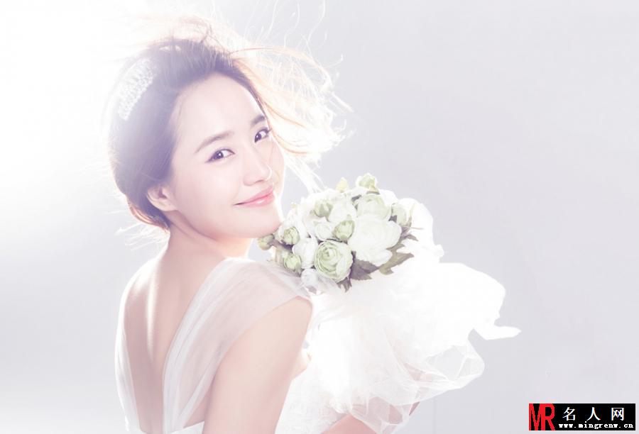 王智婚纱写真曝光 期待早日当新娘(1)