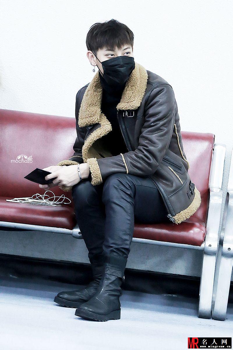 2014年11月EXO帅气亮相机场写真日本返韩黄子韬图片写真(1)