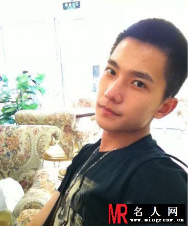 杨洋微博生活照集锦 男神秒变逗比(1)