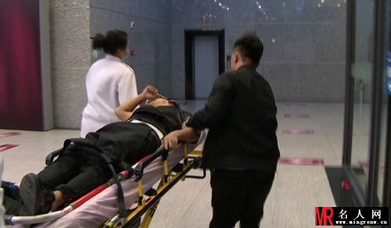 宋小宝疑久疾复发急送医院 录制现场忙成一团(1)
