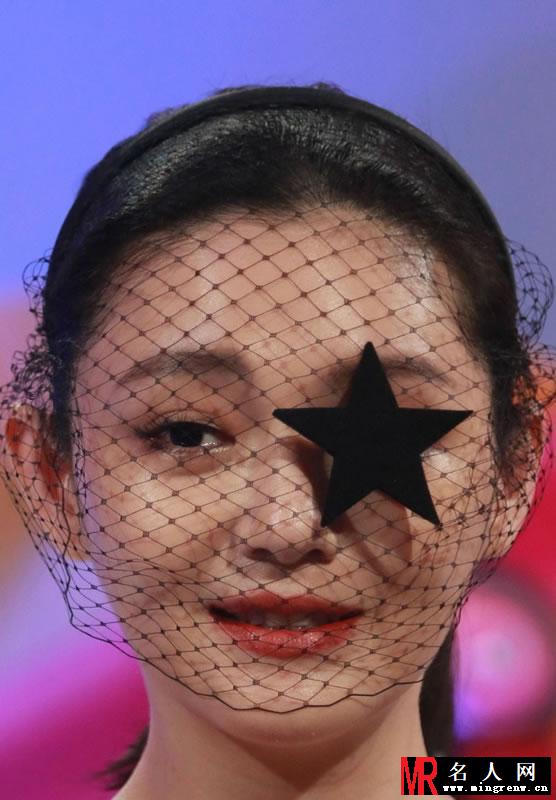 大S助阵《奇葩说》 诡异造型黑星遮眼(1)