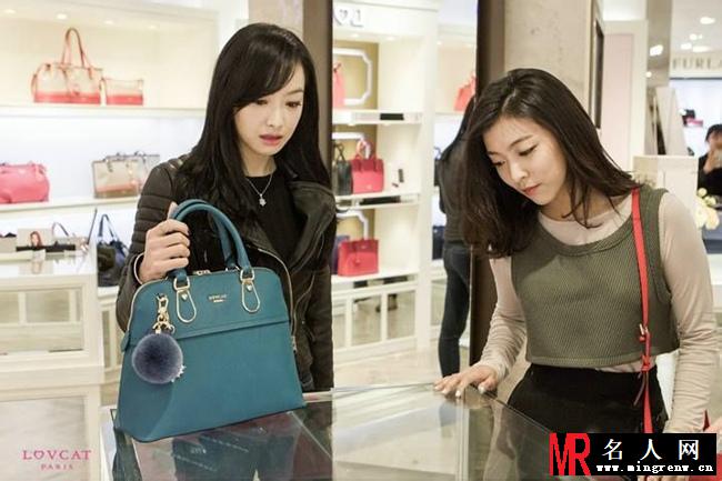 F（X）宋茜代言lovcat品牌包包写真(1)