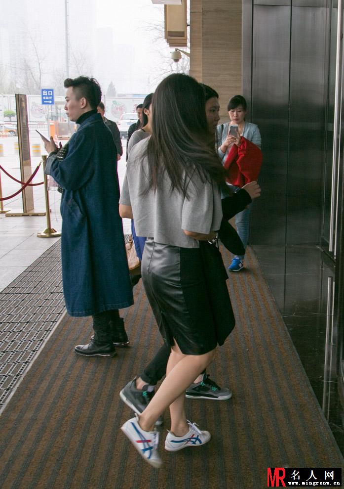 高圆圆天生励志  运动风出街照样女神(1)
