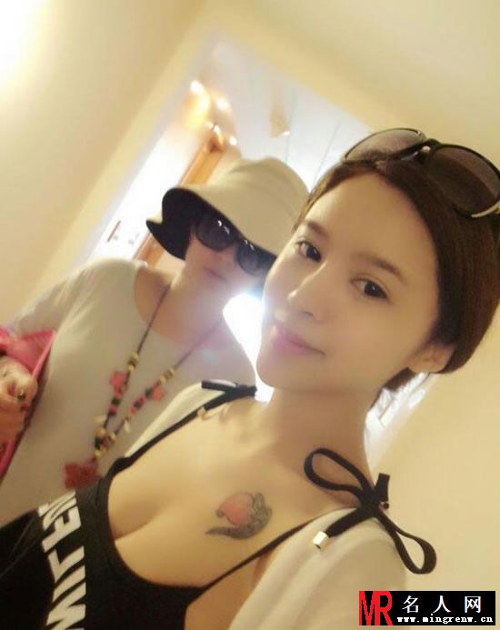 谢雨欣女儿近照曝光 袒胸露乳性感十足(1)