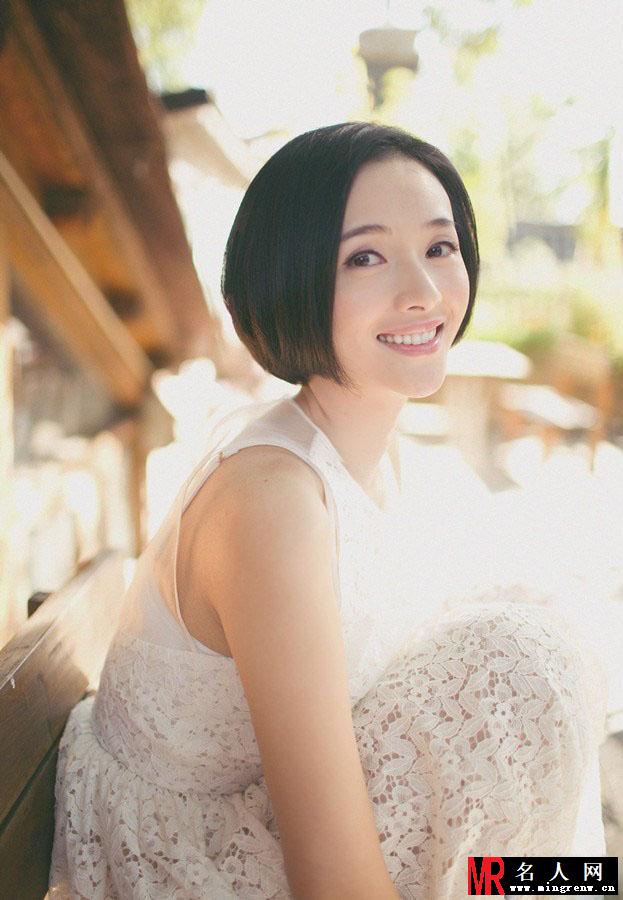 李依琳纯白清新写真(1)