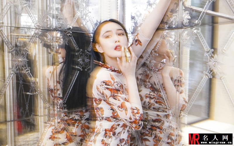 张馨予巴黎异域风情写真 烈焰红唇尽展女王范(1)