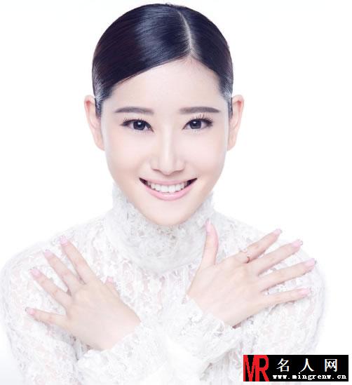 张如意纯白写真曝光 雪白肌肤令人心醉(1)