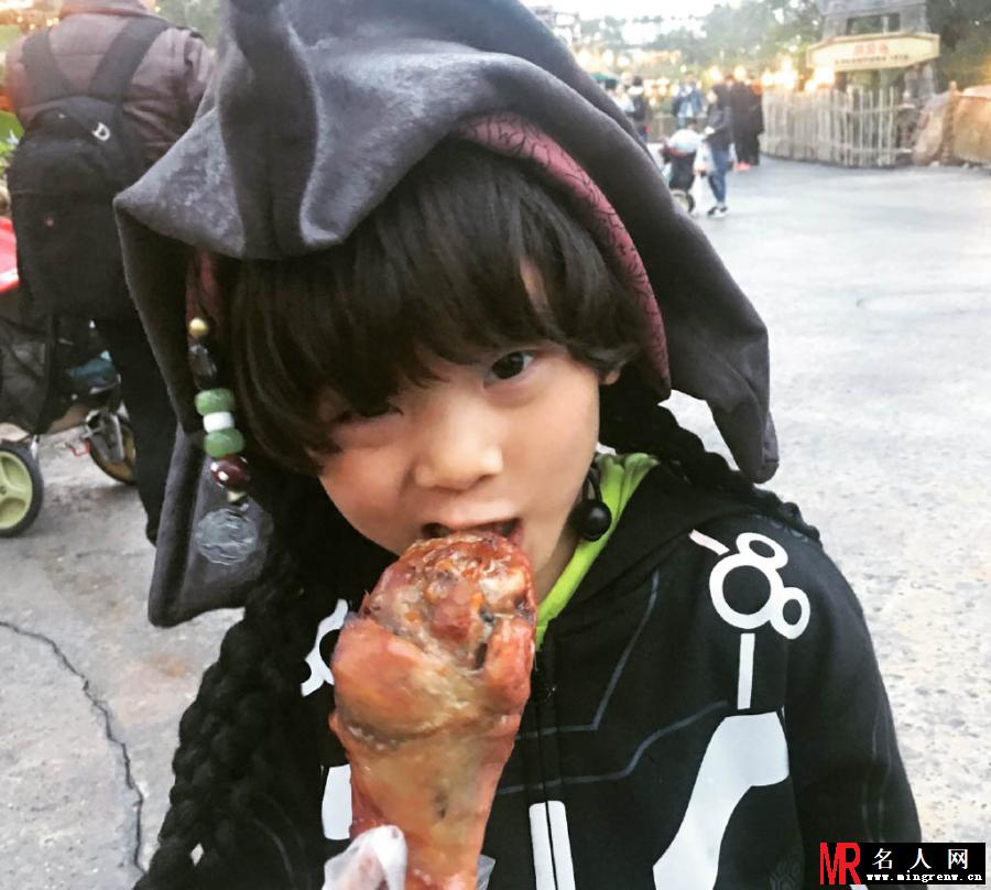 糯米团子张艺瀚生活照(1)