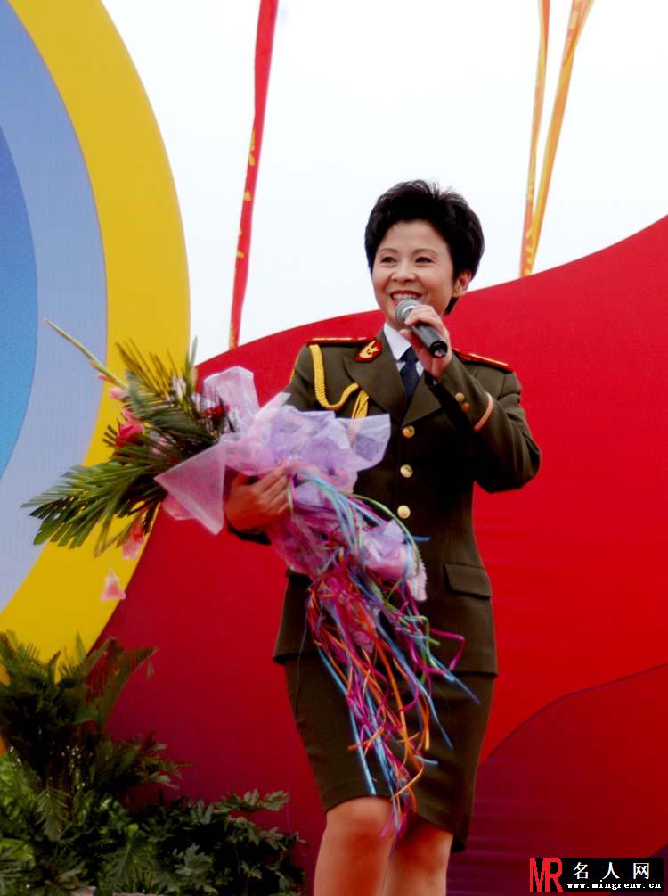 董文华演出现场照片(1)