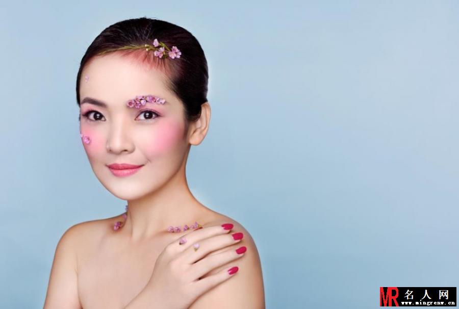 斯琴高丽最新写真 造型清爽化身花仙子(1)
