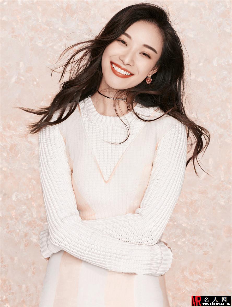 倪妮柔美率性写真春日风情尽显(1)