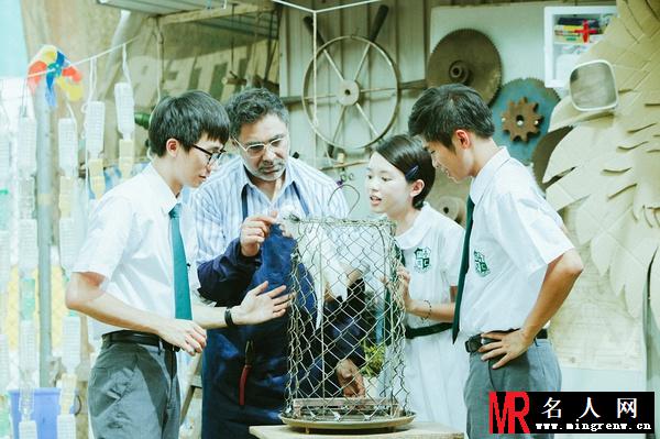 哪一天我们会飞少年余凤芝剧照(1)