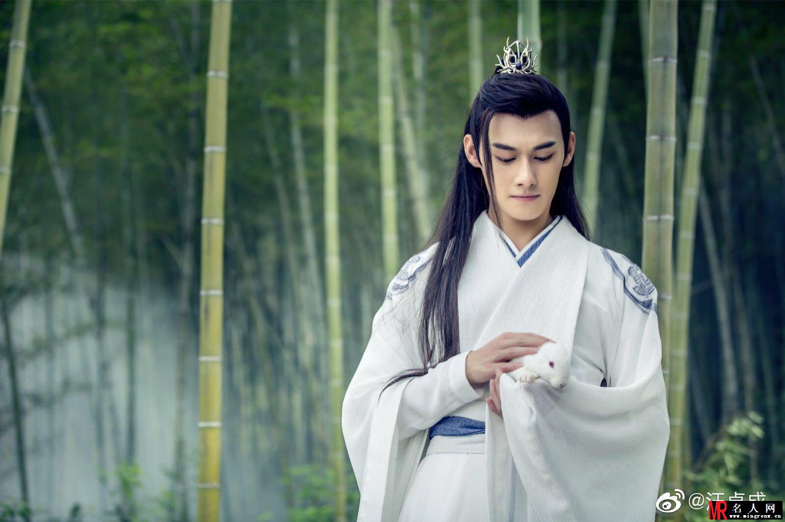 热播剧《陈情令》江澄人气高 演员汪卓成剧外写真反差帅(1)