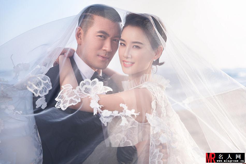 黄圣依杨子婚纱照 结婚十年海边相拥甜蜜浪漫(1)