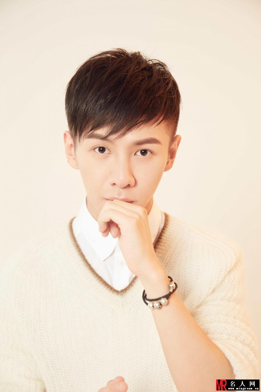 甘宇喆时尚写真 微微一笑很迷人！(1)