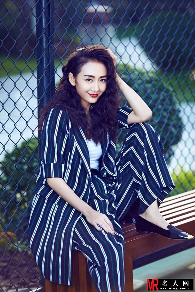 王鸥封面大片曝光 美得干净利落(1)