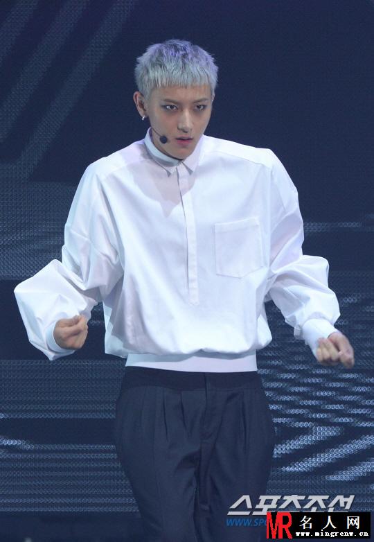 2014年4月EXO帅气亮相Mini ShowCase现场火爆黄子韬图片(1)