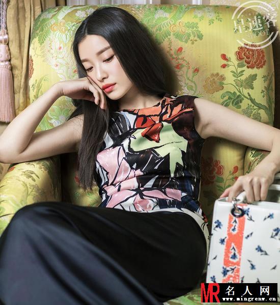 倪妮登星速客杂志 浪漫印花凸显妖艳妩媚(1)