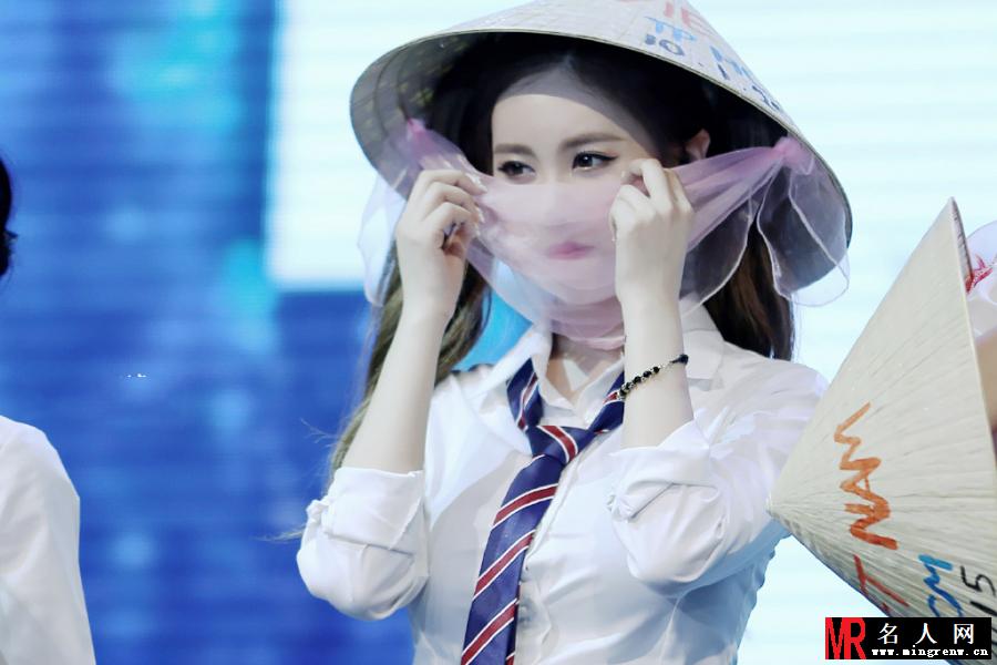 又美又萌！越南粉丝见面会Tara李居丽惊艳亮相(1)