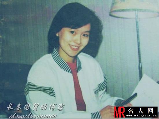 央视名嘴鞠萍罕见旧照曝光 清秀俊俏惹人怜(1)