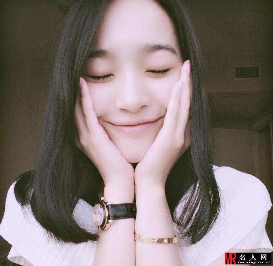 张一山女友私房照曝光 靓丽可人获赞(1)