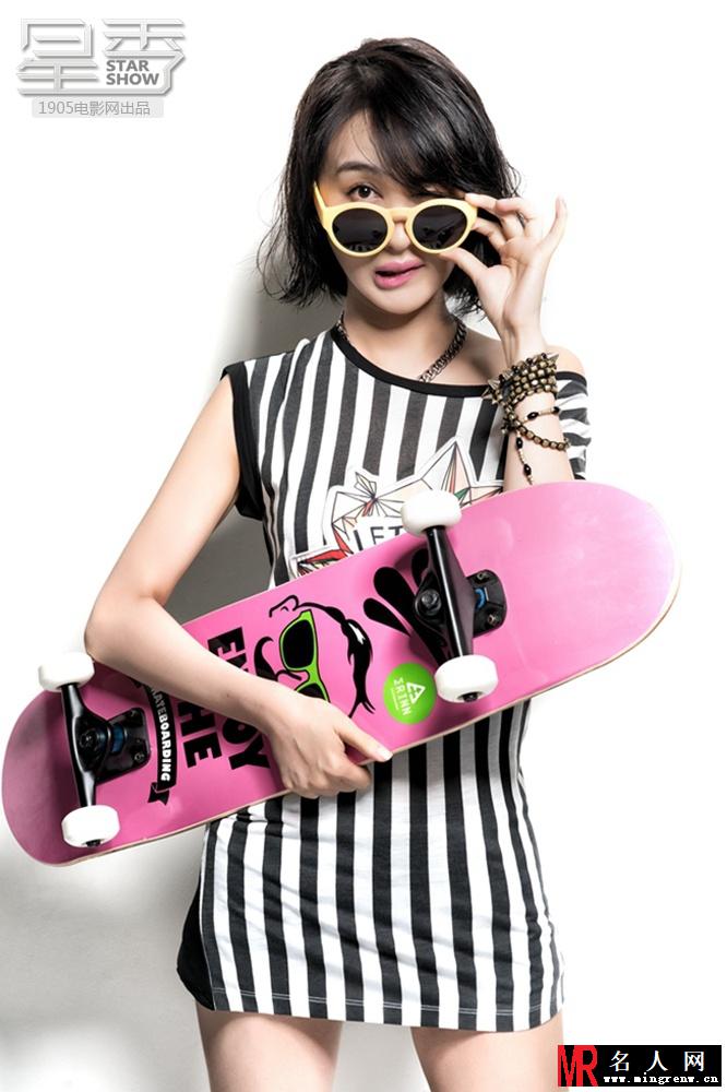 李菲儿动感写真 呆萌性感银屏宠儿(1)