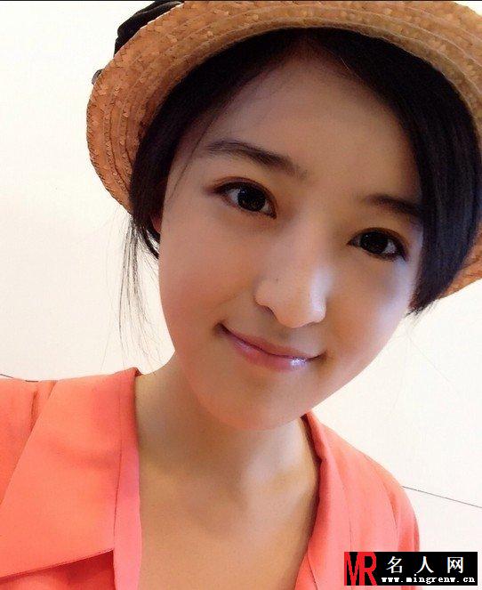 央视体育美女主播杨茗茗走红 美艳私照曝光(1)